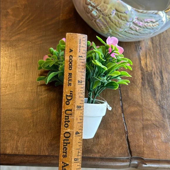 Ceramic Swan - Picture 9 of 11